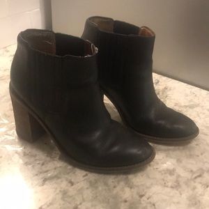 Madewell black leather chelsea booties